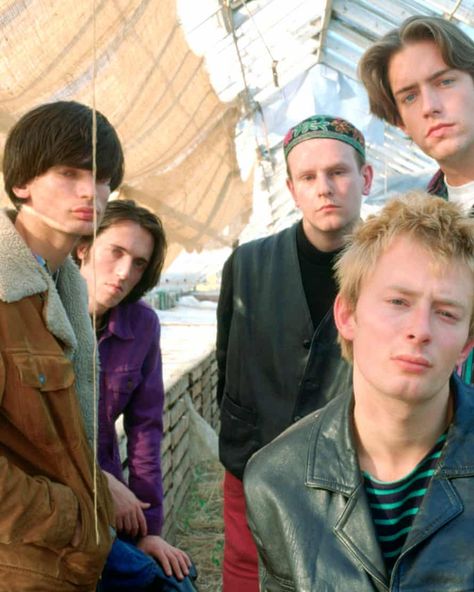 Radiohead Songs, Pyramid Song, Colin Greenwood, Radio Head, Thom Yorke Radiohead, The Story So Far, 90s Bands, Jonny Greenwood, Corps Parfait