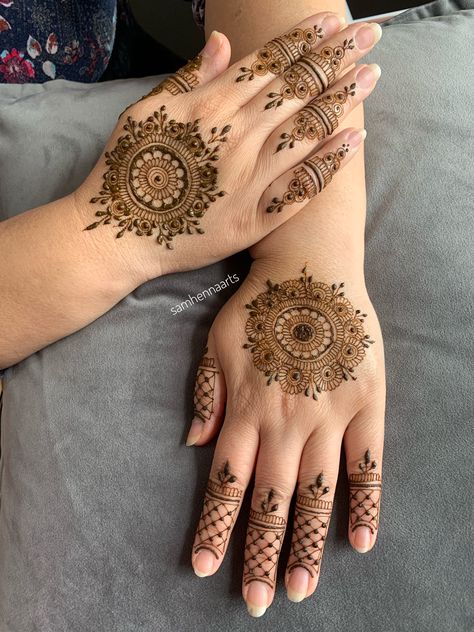 Mandala Mendhi Design, Mandala Design Mehendi, Henna Designs Mandala, Mandala Henna Designs, Mandala Mehandi, Henna Kids, Mandala Mehendi, Mandala Henna Design, Diwali Vibes