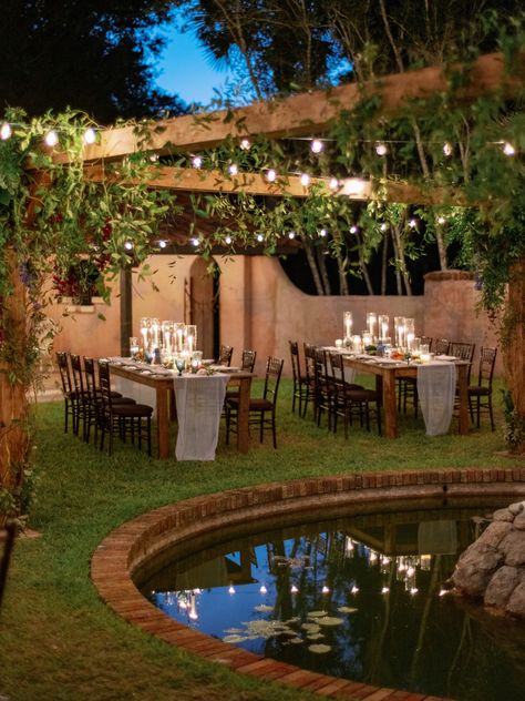 Garden Intimate Wedding, Small Wedding Garden, Intimate Garden Wedding Reception, Pergola Wedding Reception, Small Intimate Wedding Ideas Backyards Simple, Florida Backyard Wedding, Howey Mansion Wedding, Small Garden Wedding Reception, Small Wedding Indoor