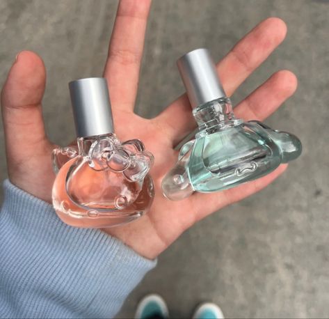 Essen, Cute Perfume, Koleksi Parfum, Fragrances Perfume Woman, Makeup Accesories, Perfume Collection Fragrance, Dope Makeup, Perfume Scents, Perfume Lover