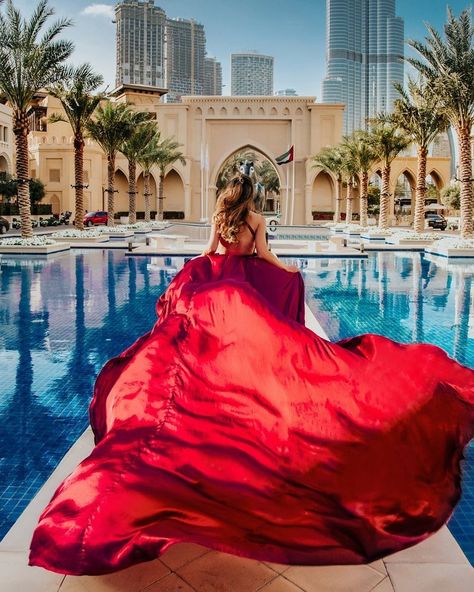 FLOWY & FLYING PHOTO DRESS on Instagram: “Run towards your dream ✨ ⠀ Photo by @elissa_photographer ⠀ ❣️To order dress DM or follow link in BIO ❣️” Dubai Flying Dress, Photoshoot Turkey, Flowy Dress Photoshoot, Flying Dress Photoshoot, Dresses Photoshoot, Dubai Photoshoot, Dress Poses, Red Flowy Dress, Alabama Hills