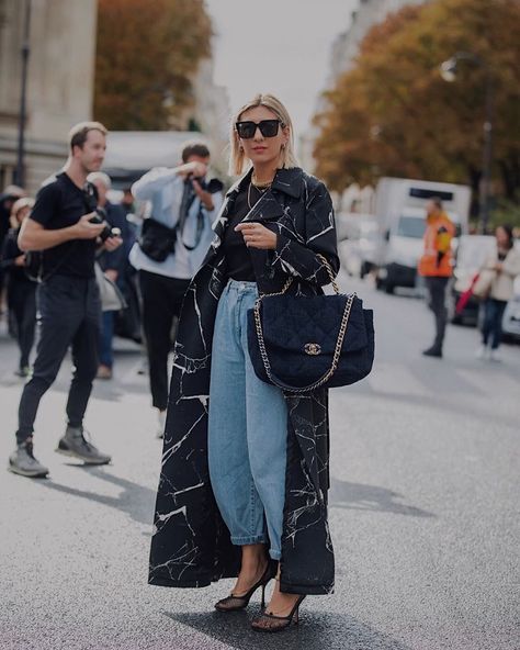 Chanel 19 Bag, Aylin Koenig, Paris September, Chanel 19, Street Style Bags, Instagram Paris, Jean Trends, September 19, Looks Street Style