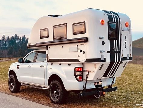 Camper Tops, Camper Truck, Off Road Camper Trailer, Pickup Camper, Truck Bed Camping, Slide In Camper, Truck Bed Camper, Camping Diy, Truck Campers