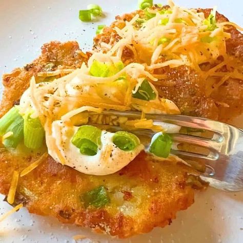 Best Leftover Mashed Potato Pancakes Recipe - Wondering what to do with leftover mashed potatoes or holiday leftovers? Make homemade potato cakes from leftover potatoes! #potatorecipes #leftoverrecipes #mashedpotatoes #friedpotatoes Mashed Potato Leftovers, Mashed Potato Cakes Leftover, Fried Mashed Potato Patties, Leftover Potatoes Recipes, Leftover Mashed Potato Cakes, Fried Potato Patties, Mashed Potato Pancakes Recipe, Fried Potato Cakes, Leftover Mashed Potato Pancakes