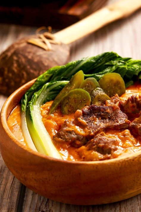 105 mins. · Serves 4 · This Kare-Kare (Filipino-Style Beef Tripe) brings life by combining beef with tender veggies for a creamy dish that's served with shrimp paste. Try the recipe now! #Recipes #Food #Crave #Tasty #Yummy #Delicious #FoodTrip #FoodLover #Recipes.net #foodporn #Cook #Cooking #Foodie #foodblog #homemade Tripe Recipe, Kare Kare Recipe, Tripe Recipes, Philippine Cuisine, Beef Tripe, Kare Kare, Filipino Style, Shrimp Paste, Peanut Sauce