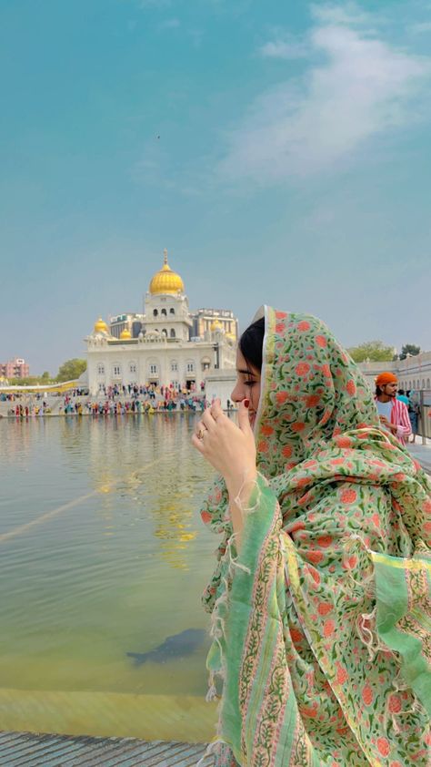 Indian Pose, ਪੰਜਾਬੀ ਸੂਟ, Story Pic, Fake Photo Sick, Fashion Song, Camera Cartoon, Dp Pics, Dark Beauty Photography, Temple Photography