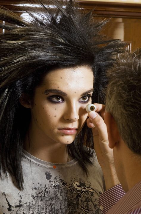 Bill Kaulitz of Tokio Hotel during his fitting to be a wax figure at Madam Tussauds. Bill Klautiz Tokio Hotel, Bill Kaulitz Raised Eyebrow, Bill Kaulitz Eyebrow Raise, Bill Kaulitz Side Profile, Madam Tussauds, Wax Figures, 00s Nostalgia, Kaulitz Twins, Aaliyah Style