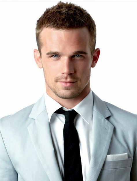 Actor Cameron Joslin Gigandet (b. 19 AUG 1982, Tacoma, Washington) The O.C. (TV) Twilight, Pandorum, Never Back Down, Burlesque, Easy A, The Roommate and Priest (Movies). Cam Gigandet Twilight, The O.c., Cam Gigandet, Never Back Down, The Oc, Celebrity Dads, Mens Hairstyles Short, Chapter 3, Hollywood Actor
