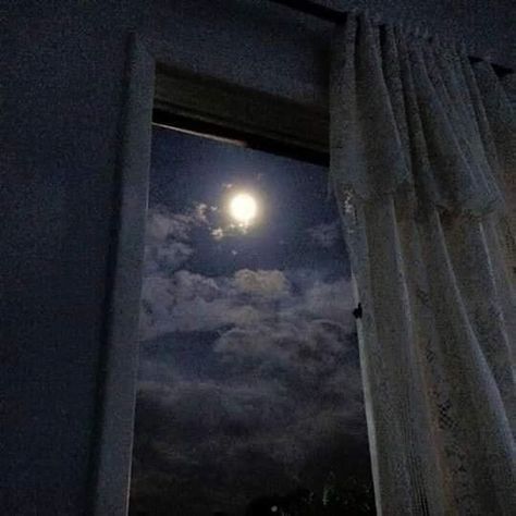 Rocker Aesthetic, Aesthetic Views, Windows Black, An Open Window, Time Traveller, Fotografi Urban, Dark Paradise, The Full Moon, Open Window