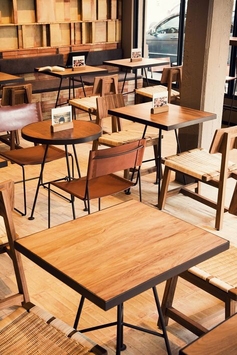 Restaurant Table Design, Concept Restaurant, Cafe Furniture, Pub Table Sets, 카페 인테리어 디자인, Coffee Shop Design, Restaurant Tables, Cafe Tables, Cafe Interior Design