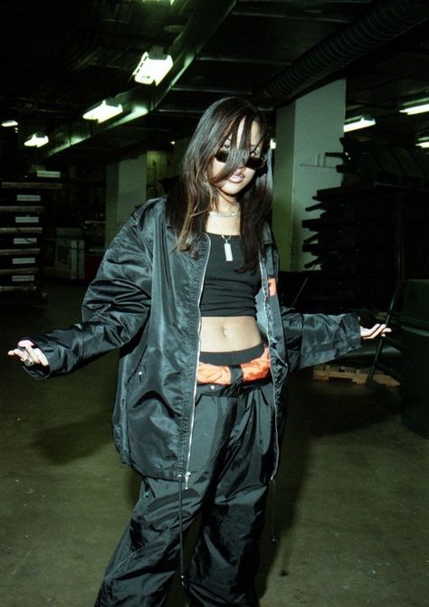 Aaliyah Outfits, Mode Old School, Estilo Chola, Black 90s Fashion, Looks Hip Hop, Ropa Hip Hop, Stile Hip Hop, Aaliyah Style, 90s Fits