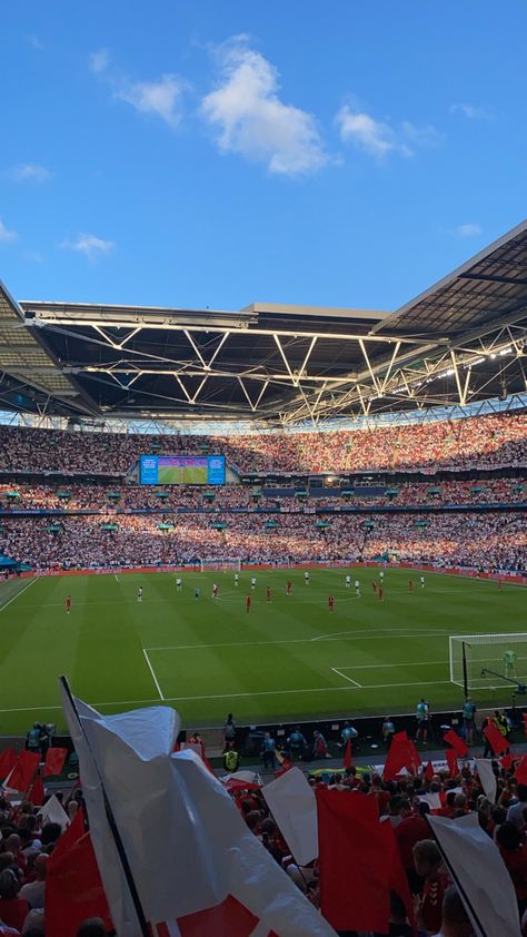 Wembley Stadium Football, Football Aesthetic, Pictures Of England, Worldcup Football, London Football, England Football Team, Football Photography, Soccer Stadium, Football Pitch