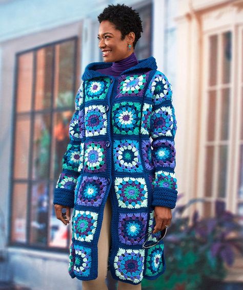 Granny square - have you tried working some into a sweater or a coat before? Granny Square Coat Pattern, Crochet Granny Square Coat, Diy Crochet Granny Square, Granny Square Coat, Crochet Sweater Coat, Granny Square Haken, Gilet Crochet, Coat Pattern, Crochet Granny Square