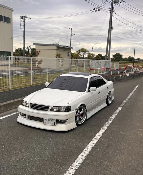 Japanese Street Cars, Cheap Jdm Cars, White Jdm Cars, Japan Cars 90s, Bippu Cars, Old Jdm Cars, Old Japanese Cars, 90s Japanese Cars, Toyota Chaser Jzx100