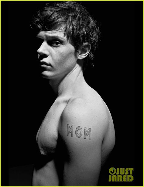 God he's hot.. The fact that he's psycho makes him hotter. American Horror Stories, Evan Peters Dating, Evan Peters Shirtless, Evan Peter, Peter Evans, Kyle Spencer, Evan Peters American Horror Story, Flaunt Magazine, Frat Boy