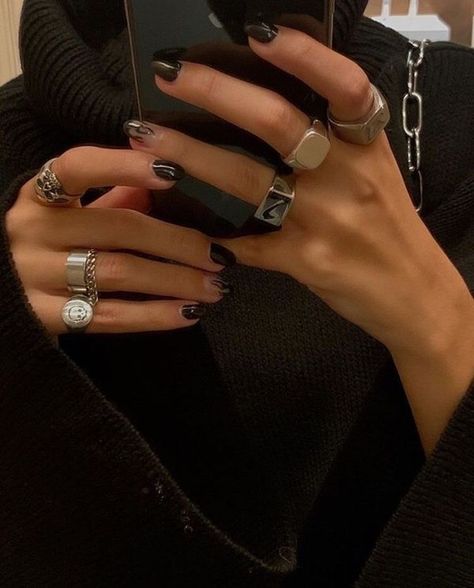 driiippyy Hand With Ring, Hands With Rings, Grunge Ring, Fimo Ring, Edgy Rings, Aesthetic Rings, Grunge Accessories, Grunge Jewelry, Hand Rings
