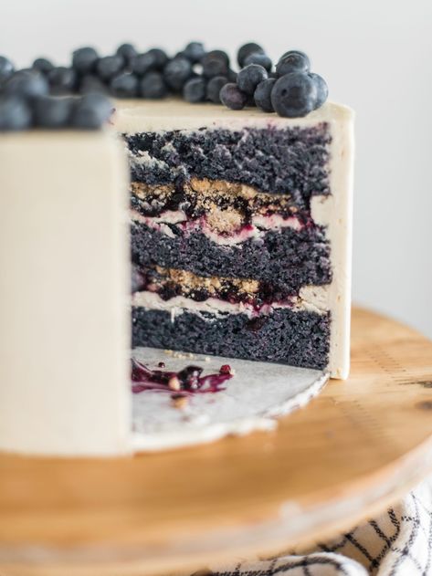 Whatchamacallit Cake, Summer Cake Flavors, Blueberry Cake Decoration, Fruity Dessert Recipes, Bakery Boutique, Cobbler Cake, Unusual Cakes, Cake By Courtney, Cake Blueberry