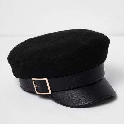 River Island Womens Black gold buckle baker boy hat Hats Black Women, Topi Baret, News Boy Cap, Peaked Hat, Výtvarné Reference, Baker Boy Hat, Hats Black, نظارات شمسية, Stylish Caps