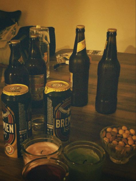 Cheap Beer Aesthetic, Beer Aethstetic, Guys Drinking Beer Aesthetic, Beer Drinking Aesthetic, Divorced Aesthetic, Craft Beer Aesthetic, Drinker Aesthetic, Drinking Beer Aesthetic, Beer Bottle Aesthetic