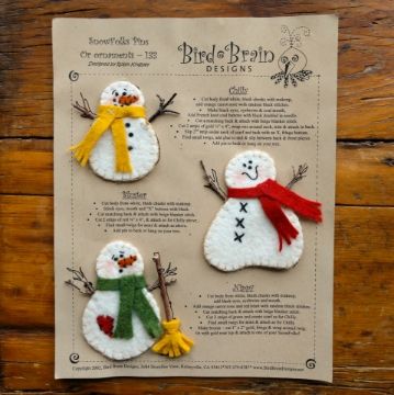 Snowfolks - Wool Applique Pattern Bird Brain Designs, Felt Ornaments Patterns, Felt Snowman, Felt Crafts Christmas, Wool Felt Projects, Wool Applique Patterns, Felt Christmas Decorations, Christmas Applique, Floral Ornament