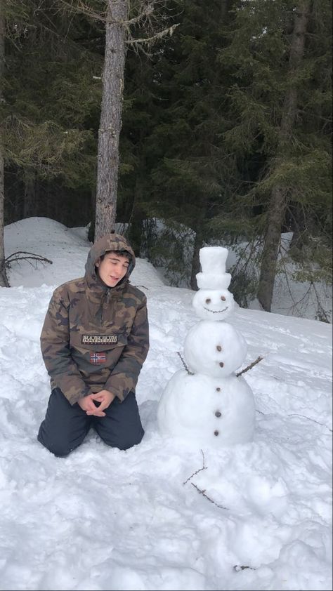 Bariloche, Snow Man Pictures, Snow Pictures Instagram Men, Snow Poses For Instagram Men, Boys Snow Outfits, Snow Outfits For Men, Snow Outfits Men, Winter Boy Aesthetic, Kashmir Pics