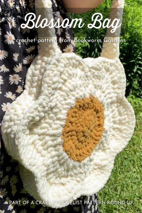 Large Crochet Bag Pattern, Crochet Large Bag Pattern Free, Quick Crochet Bags Easy Patterns, This To Crochet, Flower Crochet Bag Free Pattern, Cute Crocheted Bags, Crochet With Chunky Yarn Free Pattern, Functional Crochet Patterns, Crochet Bag Ideas Inspiration