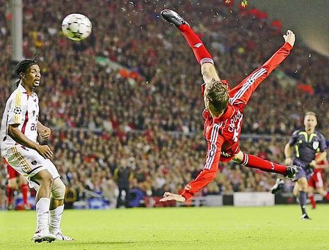 1179-soccer-double-kick[2] | Dheyaa Shakir | Flickr Soccer Shoot, Peter Crouch, Scissor Kicks, Bicycle Kick, Food Motivation, Liverpool Fans, Fc Liverpool, Soccer Goal, Soccer Skills