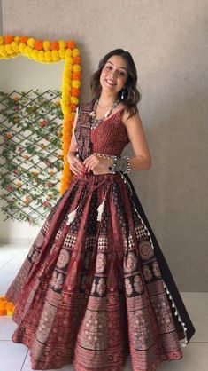 Digital Kurti, Chaniya Choli Designs, Garba Dress, Navratri Dress, Simple Lehenga, Trendy Outfits Indian, Lehenga Designs Simple, Indian Outfits Lehenga, Desi Fashion Casual