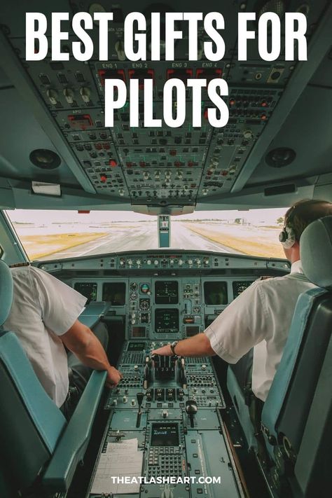 Pilot Gifts Boyfriend, Unique Graduation Gifts High Schools, Pilot Gift Ideas, Pilot Boyfriend, Aviation Gift Ideas, Airplane Gift Ideas, Gifts For Pilots, Fly Safe, Airplane Gifts