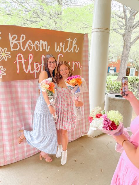 Cob Ideas Sorority, Fun Sorority Events, In Full Bloom Sorority, Sorority Chapter Retreat Ideas, Sorority Vp Recruitment, Mixer Ideas Sorority Party Themes, Sorority Founders Day Ideas, Spring Recruitment Ideas, Moms Day Sorority Activities