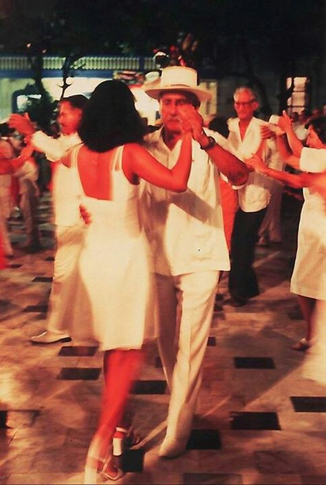 Por eso tu nombre era Nereida. Spanish Dancing Aesthetic, Salsa Class Aesthetic, Vintage Latino Aesthetic, Salsa Aesthetic Dance, Salsa Core, Latin Playlist Cover, Dancing Club Aesthetic, Salsa Dance Aesthetic, Vintage Cuba Aesthetic