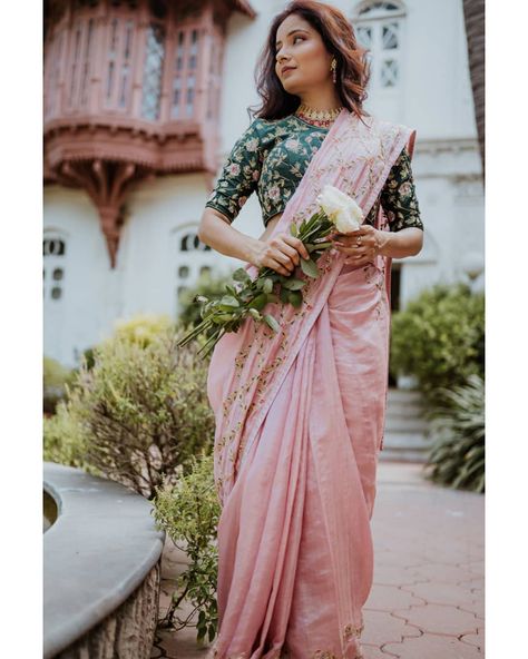 Best women Outfits in 2019 #fashion #style #love #instagood #like #ootd #moda #fashionblogger #model #beauty #photography #photooftheday #follow #beautiful #fashionista #art #instafashion #summer #instagram #cute #picoftheday #makeup Best Indian Outfits, Pink Saree Blouse, Baby Pink Saree, Dark Green Blouse, Combination Dresses, Saree Blouse Styles, Chanderi Saree, Outfits Collection, Gym Wedding