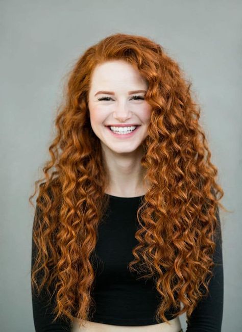 My Hair Color Redheads from 20 Countries Photographed to Show Their Natural Beauty Rarest Hair Color, Red Haired Actresses, Dark Auburn Hair Color, Natural Red Hair, Red Hair Woman, Beautiful Red Hair, Hair Color Auburn, Girls With Red Hair, Super Hair