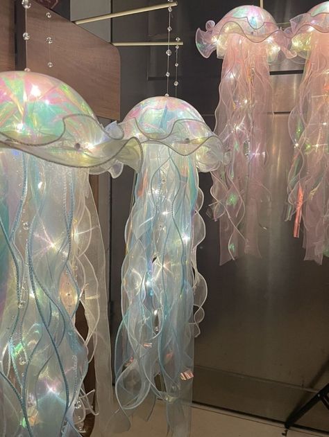 1pc Creative Jellyfish Shaped Lantern | SHEIN USA Hanging Jellyfish, Bühnen Design, Jellyfish Lantern, Diy Jellyfish, Jellyfish Decorations, Colorful Jellyfish, Handmade Lanterns, Jellyfish Light, Jellyfish Lamp