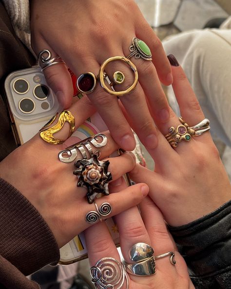 Maximalist Rings Aesthetic, Chunky Handmade Jewelry, Cool Chunky Rings, Maxamilist Jewelry, Junk Rings, Hands With Jewelry, Funky Jewelry Rings, Chunky Jewelry Aesthetic, Maximalist Rings