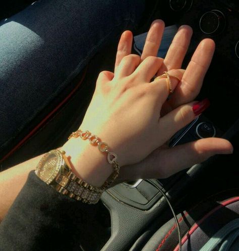 Couple Hand Pic, Mains Couple, Pic Couple, Desi Couple, Couple Hand, Couple Hands, Couple Holding Hands, Hand Pic, Cute Tumblr Pictures