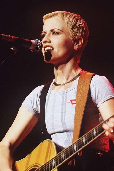 The Cranberries lead singer and songwriter Dolores O'Riordan (born Dolores Mary Eileen O'Riordan in Limerick, IRE) - September 6, 1971 - January 15, 2018, RIP Roxette Band, Dolores O'riordan, The Cranberries, Musica Rock, Shocking News, Red Hot Chili Peppers, Alternative Rock, Rest In Peace, My Favorite Music