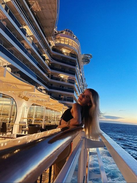 Cruise Photography Ideas, Cruise Photography, Cruise Ship Pictures, Drømme Liv, Cruise Pictures, Shotting Photo, 사진 촬영 포즈, Inspo Pics, Poses Photo