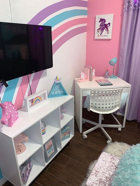 Purple Princess Room Ideas, Unicorn Inspired Bedroom, Unicorn Bedroom Decor Girl Rooms, Pastel Rainbow Room Ideas, Pink And Purple Room Ideas Girly, Room Ideas For Girls 7-8, Girl Room Decor Ideas For Kids, Unicorn Room Ideas Bedrooms, Unicorn Rooms For Girls Ideas