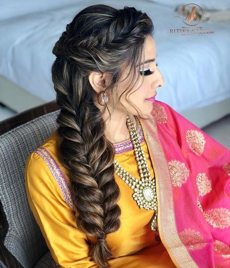 15+ Fishtail Braids on Real Brides Gave Us Legit of #Hairspiration | ShaadiSaga South Indian Wedding Hairstyles For Long Hair, Haldi Hairstyles, Messy Braided Hairstyles, Indian Braids, Hairstyles For Indian Wedding, Wedding Lunch, Fishtail Braid Hairstyles, Engagement Hairstyles, Bridal Braids