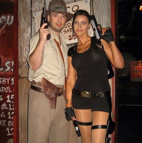 Pin for Later: 30+ Halloween Costumes With the Ultimate Americana Flair Indiana Jones Go as America's resident archaeologist/hero Indiana Jones in your best khaki clothing, fedora, and satchel! Indiana Jones Couple Costume, Laura Croft Costume, Indiana Jones Halloween Costume, Indiana Jones Halloween, Character Costume Ideas, Halloween Pareja, Indiana Jones Costume, Lara Croft Costume, Gay Halloween Costumes