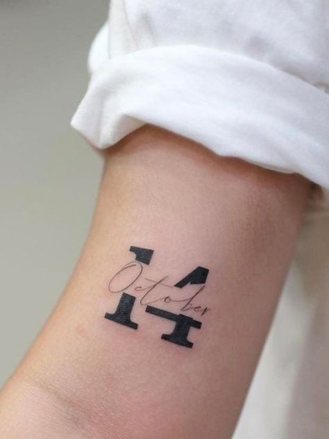 Unforgettable Date Tattoo Ideas for 2024: Celebrate Life's Milestones with Creative Ink Designs Healing Tattoos, Tattoo Bts, Birthdate Tattoo, Datum Tattoo, Tattoo Homme, Meaning Tattoos, Tattoo Wedding, Tattoos Aesthetic, Pola Tato