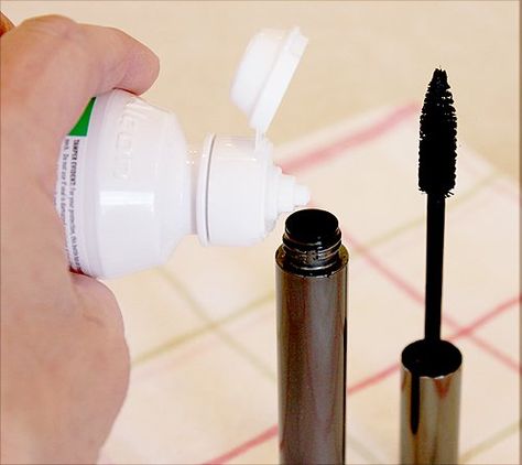 Make Your Expensive {Or Inexpensive} Mascara Last Longer! - One Good Thing by JilleePinterestFacebookPinterestFacebookPrintFriendly Dry Mascara, Look Hip Hop, Contact Solution, Mascara Tips, Mascara Wands, How To Apply Mascara, Natural Eyes, Natural Eye Makeup, Makeup For Brown Eyes