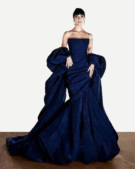 Runway Fashion Couture, Prom Dress Inspiration, December 7, Gala Dresses, Gowns Of Elegance, Glam Dresses, Mode Streetwear, Fancy Outfits, Gorgeous Gowns