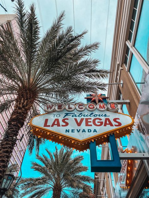 las vegas sign Las Vegas Palm Trees, Vegas Palm Trees, Vegas Vision Board, Las Vegas Vision Board, Vegas Vibes Aesthetic, Las Vegas Astetic, Vegas Astethic, Vegas Asethic, Las Vages Aesthetic