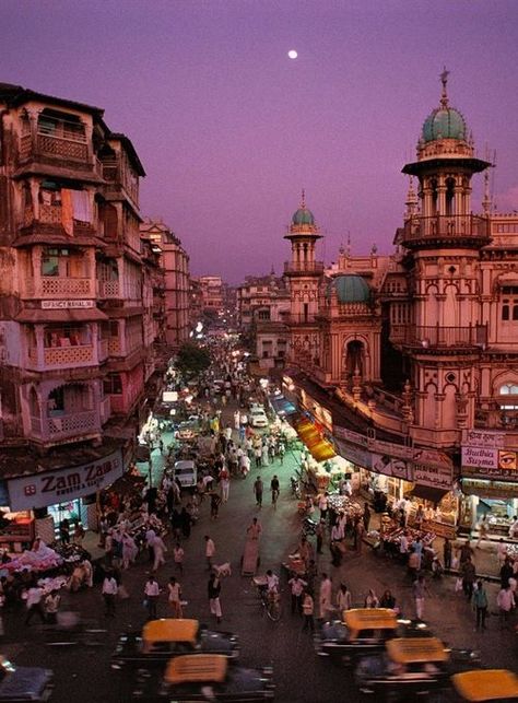 No visit to Mumbai is complete without a shopping trip to one of their famous markets. Not sure which one to go to? The Culture Trip has all the information you need. Photo credit: Steve McCurry Mumbai India Travel, India Photo, Eid Festival, Expressions Vinyl, Amazing India, Mumbai City, College Education, Steve Mccurry, Mumbai India