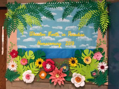 Bulletin Boards Ideas Aesthetic, 3d Board Decoration Ideas, 3d Flowers For Bulletin Board, Ohana Bulletin Board Ideas, Hawaiin Theme Bulletin Boards, Hawaii Bulletin Board Ideas, 3d Bulletin Board Ideas Creative, Summer Theme Board, Summer Themed Bulletin Board Ideas