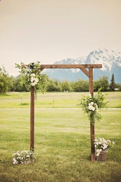 30+ Outdoor Wedding Decoration Ideas Wow Your Guests #yellowwedding #gifts #lifestyle #weddingday #funtime Diy Arch Backdrop Wedding, Simple Greenery Wedding Decor, Wedding Arch Greenery, Simple Wedding Arch, Wood Wedding Arches, Wedding Trellis, Wedding Arch Ideas, Wooden Wedding Arches, Wedding Arches Outdoors