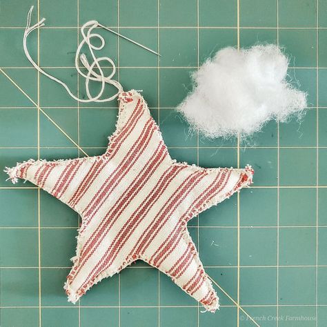 Fabric Stars Ornaments How To Make, Printable Star, Patriotic Fabric, Farmhouse Fabric, Calico Fabric, Stars Craft, Fabric Stars, Americana Decor, Star Diy