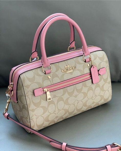 Luxury Bags Collection, Purse Essentials, Handbag Essentials, Girly Bags, Fancy Bags, Bags Designer Fashion, Girly Accessories, Luxury Purses, Pretty Bags